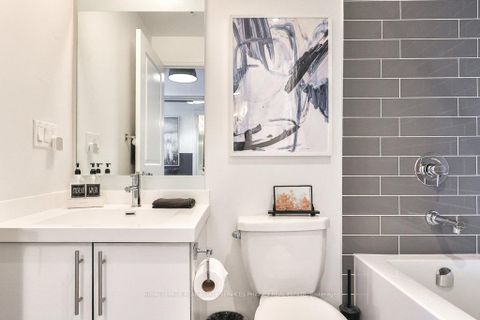 Photo 32 at 1709 - 55 SPEERS Road, QE Queen Elizabeth, Oakville