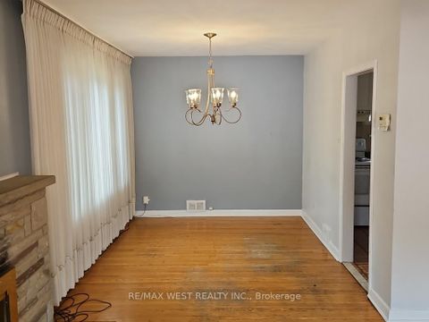 Photo 4 at 30 Golfwood Heights, The Westway, Toronto