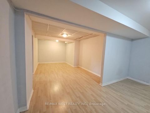 Photo 9 at 30 Golfwood Heights, The Westway, Toronto