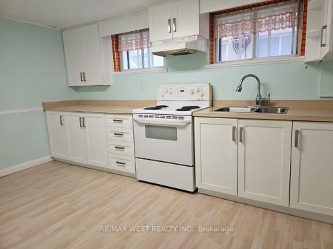 Photo 13 at 30 Golfwood Heights, The Westway, Toronto