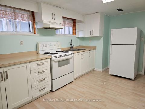 Photo 14 at 30 Golfwood Heights, The Westway, Toronto