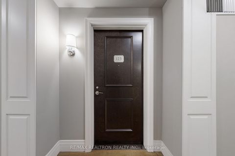 Photo 3 at 123 - 80 Burns Boulevard N, King City, King