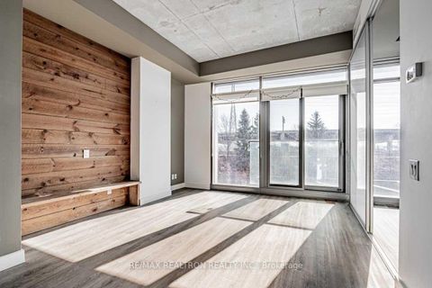 Photo 5 at 217 - 70 Distillery Lane, Waterfront Communities C8, Toronto