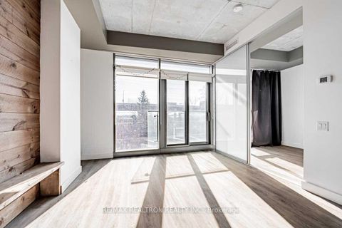 Photo 6 at 217 - 70 Distillery Lane, Waterfront Communities C8, Toronto