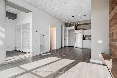 Photo 7 at 217 - 70 Distillery Lane, Waterfront Communities C8, Toronto