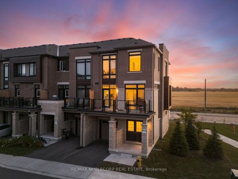 Photo 3 at 75 Holyrood Crescent, Kleinburg, Vaughan