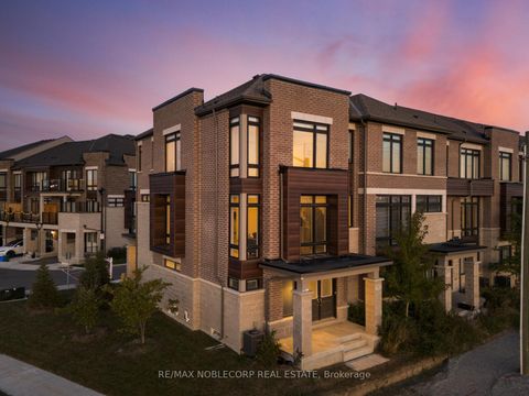 Photo 4 at 75 Holyrood Crescent, Kleinburg, Vaughan