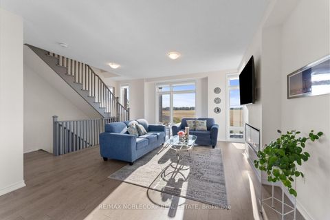 Photo 13 at 75 Holyrood Crescent, Kleinburg, Vaughan