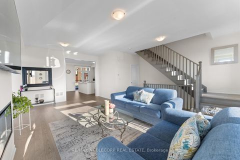 Photo 16 at 75 Holyrood Crescent, Kleinburg, Vaughan