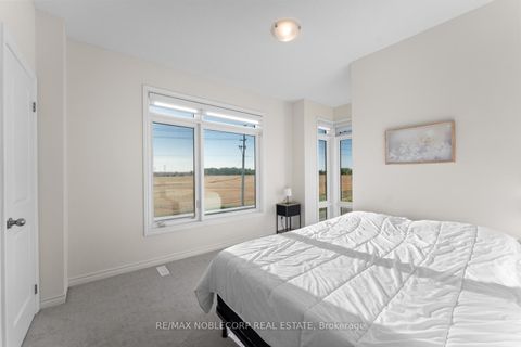 Photo 34 at 75 Holyrood Crescent, Kleinburg, Vaughan