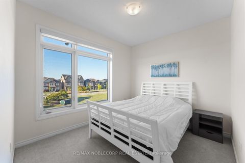 Photo 36 at 75 Holyrood Crescent, Kleinburg, Vaughan