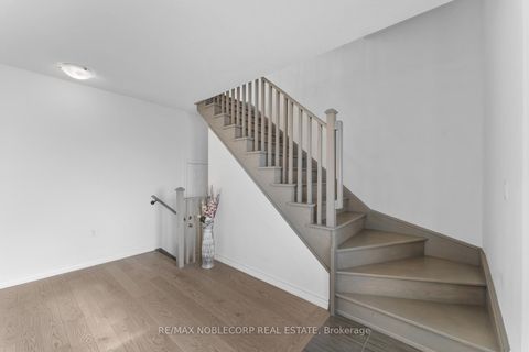 Photo 37 at 75 Holyrood Crescent, Kleinburg, Vaughan