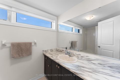 Photo 38 at 75 Holyrood Crescent, Kleinburg, Vaughan