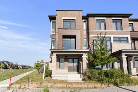 Photo 44 at 75 Holyrood Crescent, Kleinburg, Vaughan