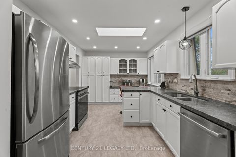 Photo 12 at 299 PINEGROVE Road, WO West, Oakville