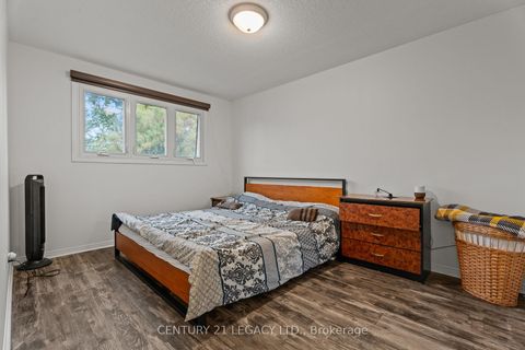 Photo 16 at 299 PINEGROVE Road, WO West, Oakville