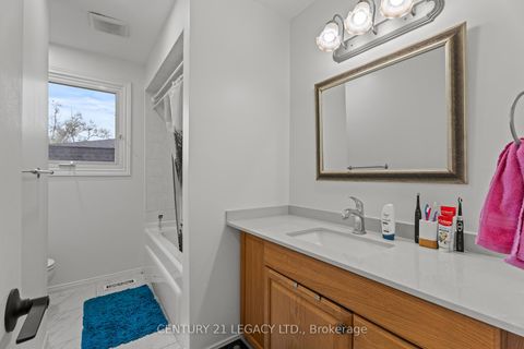 Photo 18 at 299 PINEGROVE Road, WO West, Oakville