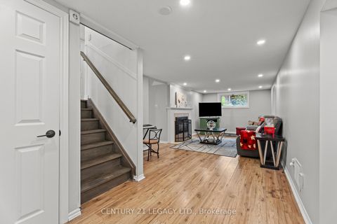 Photo 20 at 299 PINEGROVE Road, WO West, Oakville