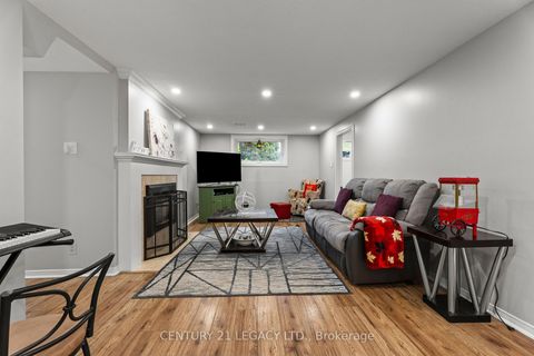 Photo 21 at 299 PINEGROVE Road, WO West, Oakville