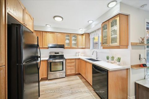 Photo 11 at 87 River Oaks Boulevard W, RO River Oaks, Oakville