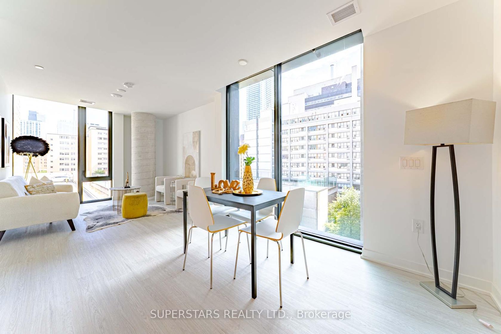 Photo 6 at 717 - 195 McCaul Street, Chinatown, Toronto Photo 6 at 717 - 195 McCaul Street, Chinatown, Toronto