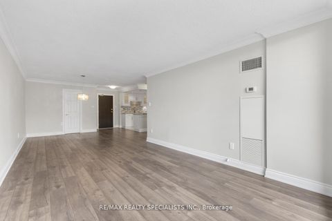 Photo 10 at 803 - 820 Burnhamthorpe Road, Markland Wood, Toronto