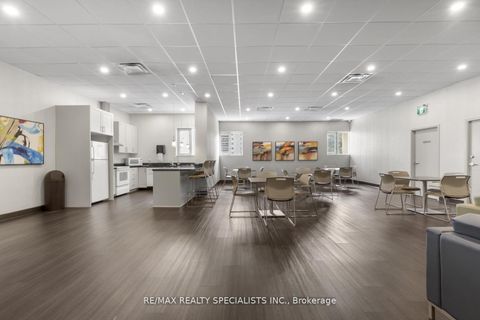 Photo 34 at 803 - 820 Burnhamthorpe Road, Markland Wood, Toronto