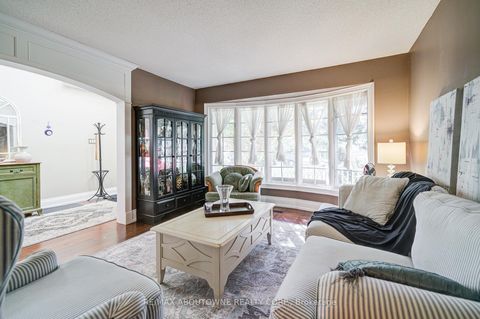 Photo 8 at 2193 Meadowland Drive, RO River Oaks, Oakville