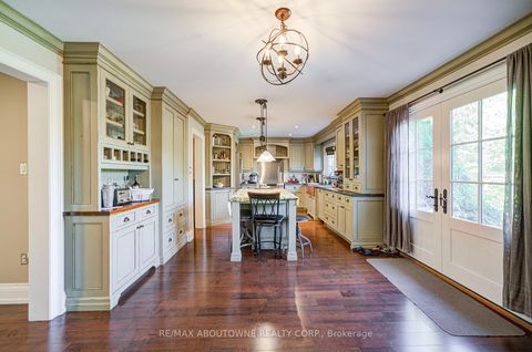 Photo 14 at 2193 Meadowland Drive, RO River Oaks, Oakville