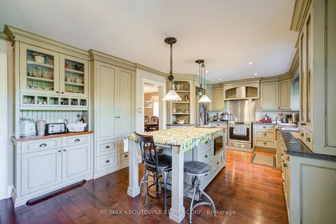 Photo 15 at 2193 Meadowland Drive, RO River Oaks, Oakville