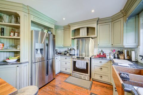 Photo 17 at 2193 Meadowland Drive, RO River Oaks, Oakville