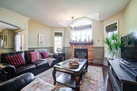 Photo 22 at 2193 Meadowland Drive, RO River Oaks, Oakville