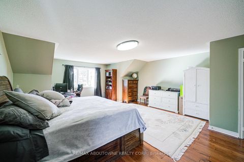 Photo 37 at 2193 Meadowland Drive, RO River Oaks, Oakville