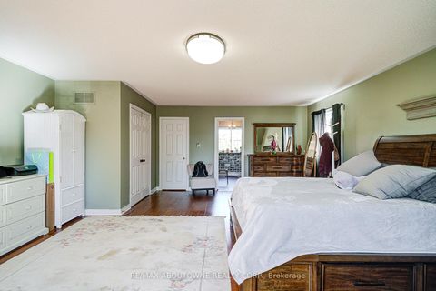 Photo 38 at 2193 Meadowland Drive, RO River Oaks, Oakville