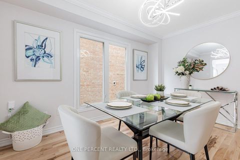 Photo 10 at 37 Lansbury Court, Yorkhill, Vaughan