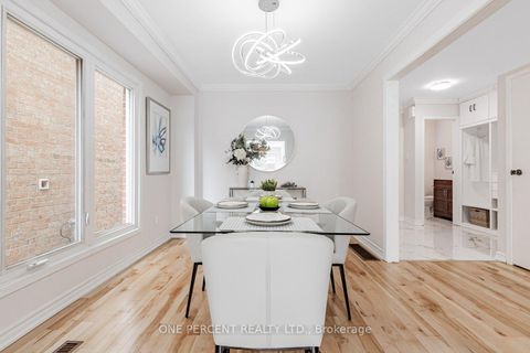 Photo 12 at 37 Lansbury Court, Yorkhill, Vaughan