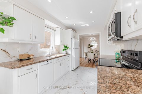 Photo 13 at 37 Lansbury Court, Yorkhill, Vaughan Photo 13 at 37 Lansbury Court, Yorkhill, Vaughan