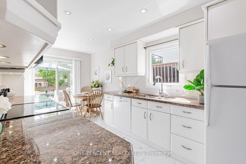 Photo 15 at 37 Lansbury Court, Yorkhill, Vaughan Photo 15 at 37 Lansbury Court, Yorkhill, Vaughan