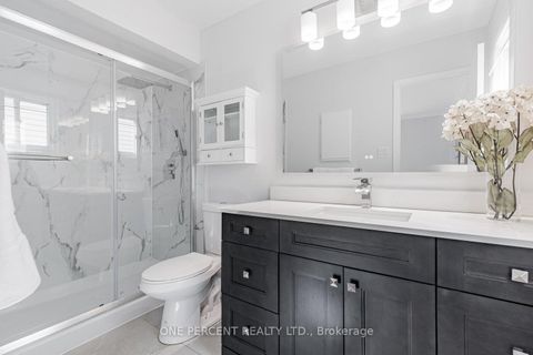 Photo 22 at 37 Lansbury Court, Yorkhill, Vaughan