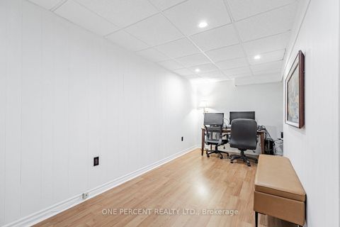 Photo 28 at 37 Lansbury Court, Yorkhill, Vaughan