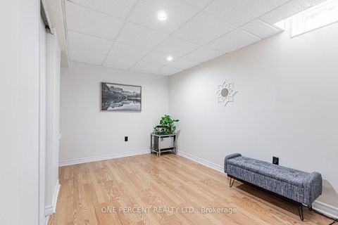 Photo 31 at 37 Lansbury Court, Yorkhill, Vaughan