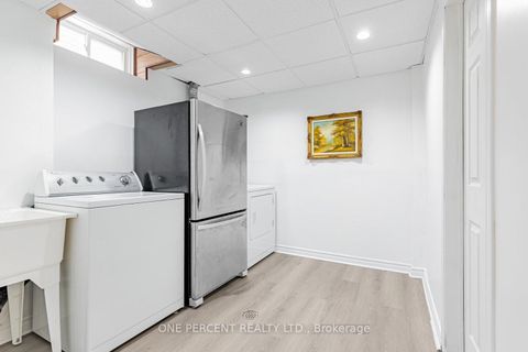 Photo 32 at 37 Lansbury Court, Yorkhill, Vaughan Photo 32 at 37 Lansbury Court, Yorkhill, Vaughan