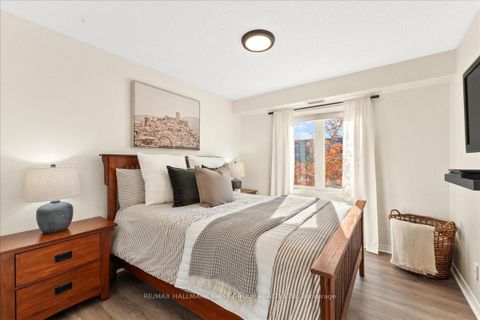 Photo 18 at 132 Aspen Springs Drive, Bowmanville, Clarington