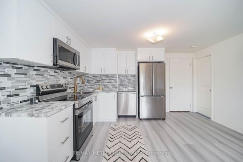 Photo 4 at 11 Yacht Drive, Bowmanville, Clarington