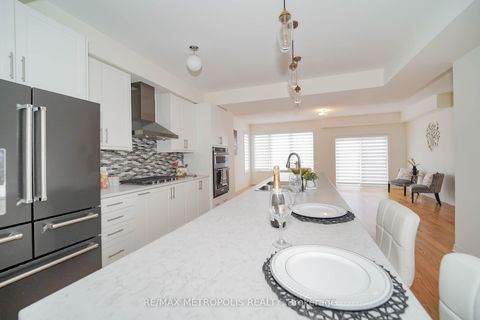 Photo 17 at 11 Yacht Drive, Bowmanville, Clarington