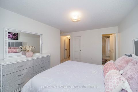 Photo 34 at 11 Yacht Drive, Bowmanville, Clarington