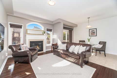 Photo 17 at 81 Paperbark Avenue, Patterson, Vaughan