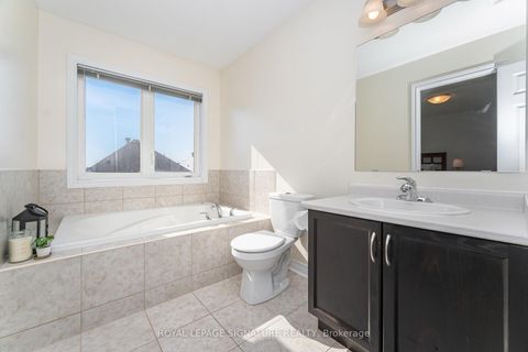 Photo 31 at 81 Paperbark Avenue, Patterson, Vaughan