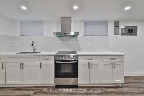 Photo 28 at 20 Winona Drive, Wychwood, Toronto