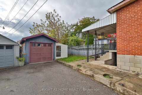 Photo 31 at 20 Winona Drive, Wychwood, Toronto